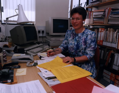 Jocelyn Bell Burnell is a British <a href="/the_universe/uts/ast_history.html&dev=1/earth/Atmosphere/moons/triton_atmosphere.html">astronomer</a> who was born in 1943. She discovered <a href="/the_universe/NS.html&dev=1/earth/Atmosphere/moons/triton_atmosphere.html">pulsars</a> - <a href="/the_universe/Stars.html&dev=1/earth/Atmosphere/moons/triton_atmosphere.html">stars</a> which emit periodic radio waves - in 1967. Burnell was a graduate student at Cambridge University when she discovered pulsars. Her professor, Antony Hewish, received the Nobel Prize in Physics for her discovery.<p><small><em>  The Open University</em></small></p>
